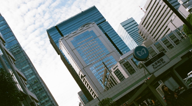 銀行のキャッシュカードで口座番号と支店名が分かる見方を説明:通帳